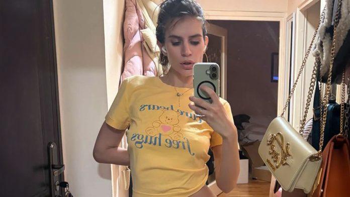 zavolela-duplo-starijeg-kolegu-glumica-(32)-podigla-majicu-i-opalila-selfi:-“morala-sam”