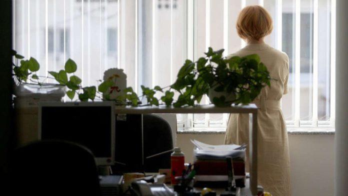 vise-zena-i-mladih-do-30-godina-bez-posla:-subvencije-i-do-400.000-dinara-za-zaposljavanje!-ovo-su-rokovi-prijava-za-javne-pozive