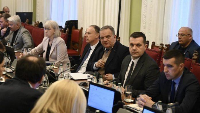 blam!-dokic-izjavljuje-saucesce-tek-kad-ga-je-ministar-upitao-da-li-je-to-uradio-a-juce-bancio-po-proslavama-(video)