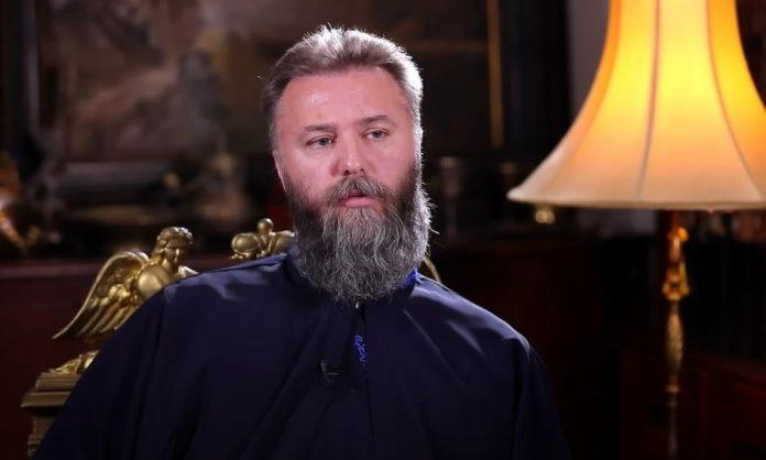 “stani!-ti-nemas-sta-da-pricas…”-otac-predrag-popovic-odrzao-brutalnu-lekciju-jednoj-zeni-zbog-svekrve:-otkrio-gde-mnogi-grese