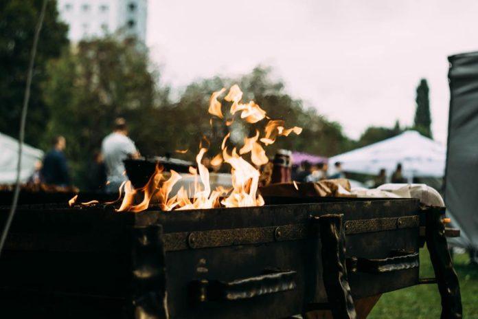rostilj-ispred-zgrade-moze-skupo-da-vas-kosta!-zakon-je-jasan,-a-kazne-nisu-male