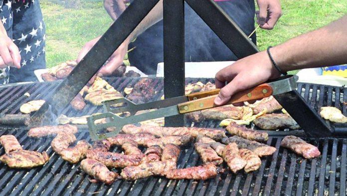 vodite-racuna:-rostiljanje-ispred-zgrade-vas-moze-skupo-kostati