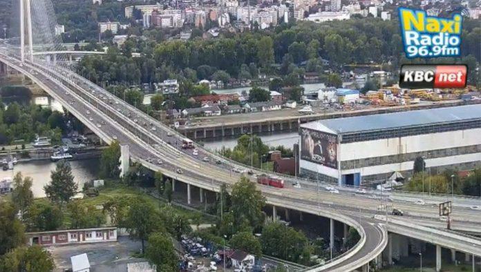 ometao-sabracaj-na-mostu-na-adi:-identifikovan-i-kaznjen-vozac-(84)