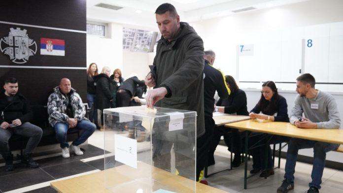 presek-izlaznosti-do-10-casova-u-sevojnu-glasalo-18,55-odsto-upisanih-biraca,-evo-kako-je-u-ostalim-mestima