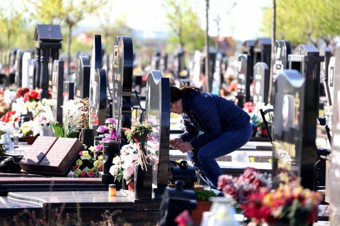 kako-se-dusa-pokojnika-oprasta-od-najmilijih?-evo-sta-se-desava-treceg,-devetog-i-40.-dana-nakon-smrti