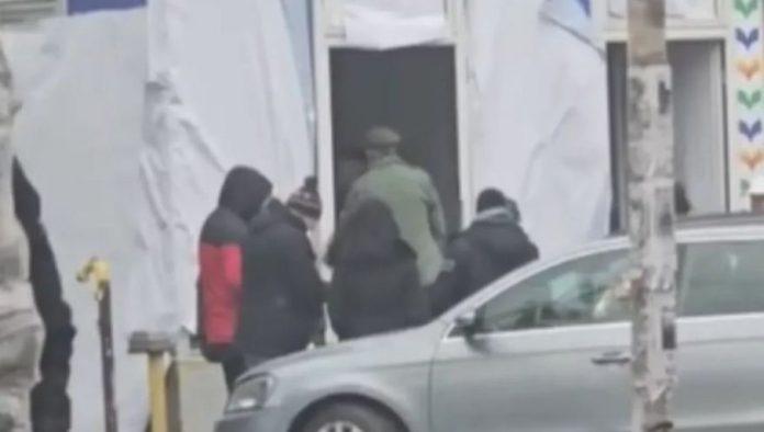 razotkrivena-jos-jedna-centrala-blokadera:-uhvaceni-na-delu-kako-kupuju-glasove!-(video)