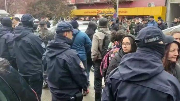 blokaderi-nasrcu-na-gradane-u-kuli:-stigle-jake-policijske-snage-(video)