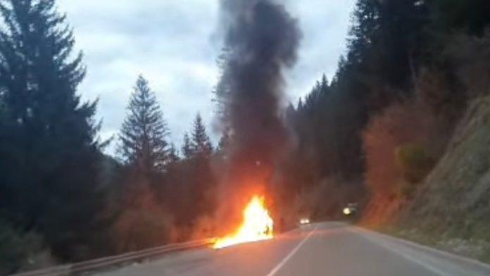 drama-na-putu-uzice-–-zlatibor-zapalio-se-automobil:-“kompletno-je-izgoreo”-(foto)