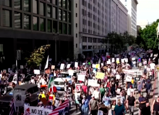 Протести “Без краљева” против Трампове политике широм САД и у европским престоницама Протести-“Без-краљева”-против-Трампове-политике-широм-САД-и-у-европским-престоницама