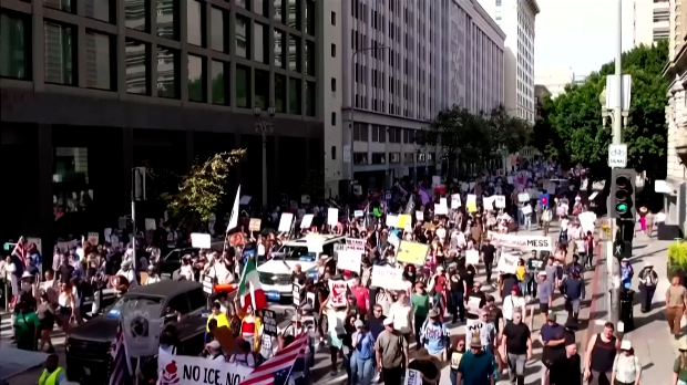 Протести-“Без-краљева”-против-Трампове-политике-широм-САД-и-у-европским-престоницама Протести-“Без-краљева”-против-Трампове-политике-широм-САД-и-у-европским-престоницама