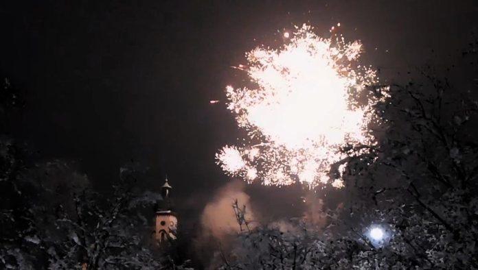 bakljada-u-kuli,-vatromet-u-boru!-evo-kako-su-clanovi-i-simpatizeri-sns-slavili-pobede-na-lokalnim-izborima