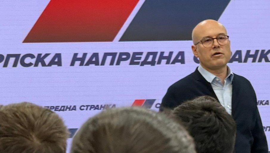 oglasio-se-vucevic-u-sedistu-sns:-predsednik-srbije-aleksandar-vucic-ce-se-obratiti-za-20-minuta oglasio-se-vucevic-u-sedistu-sns:-predsednik-srbije-aleksandar-vucic-ce-se-obratiti-za-20-minuta