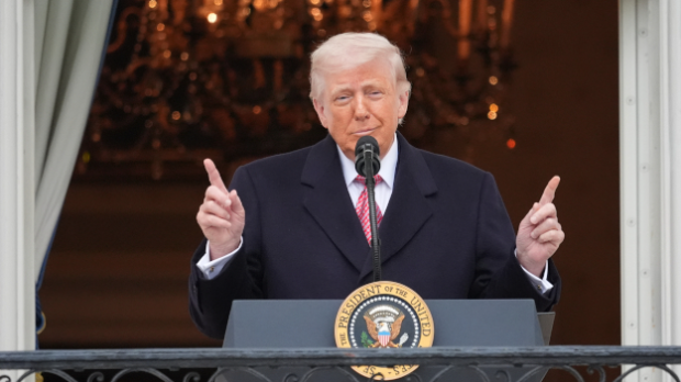 Трамп:-Желим-да-преузмем-иранску-нафту;-Техеран:-Гађаћемо-куће-америчких-и-израелских-званичника-у-региону