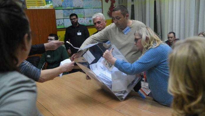prvi-rezultati-izbora-u-kuli:-lista-sns-pobedila-blokadere-u-centralnoj-gradskoj-opstini