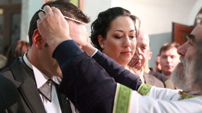 caslav-5-puta-isao-u-albaniju-da-nade-zenu,-kad-je-otisao-6.-put-–-sreca-ga-konacno-pogledala:-“nisam-mogao-da-verujem-da-bi-zbog-mene-promenila-veru”