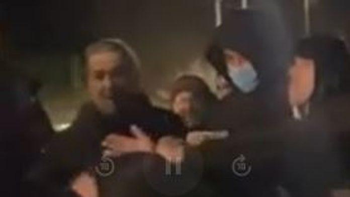 uznemirujuci-snimak-prebijanja-u-boru-pristalice-opozicije-okruzile-i-pretukle-davida-cirica-tokom-odrzavanja-lokalnih-izbora-(video)