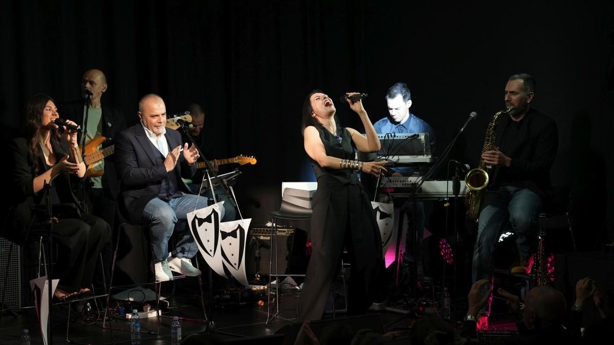 na-dorcolu-s-proljeca-humanitarno-izvodenje-predstave-nikole-kojo-okupilo-brojnu-publiku-u-fondaciji-mozzart na-dorcolu-s-proljeca-humanitarno-izvodenje-predstave-nikole-kojo-okupilo-brojnu-publiku-u-fondaciji-mozzart