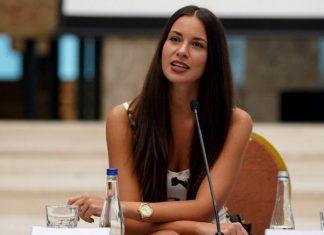 VODITELJKI DRAGANI KOSJERINI SPALA BRETELA! Reagovala profesionalno! (VIDEO) voditeljki-dragani-kosjerini-spala-bretela!-reagovala-profesionalno!-(video)