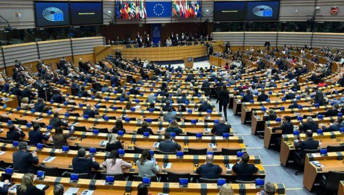 savet-evrope-o-izborima-u-srbiji:-na-birackim-mestima-sve-regularno,-medunarodna-zajednica-konacno-primetila-nasilje-blokadera