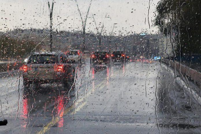 (mapa)-nevidena-kolicina-kise-juri-prema-srbiji,-ciklon-sa-zapada-u-utorak-ce-preplaviti-ove-delove-temperatura-do-ovog-datuma-nece-preci-10-stepeni