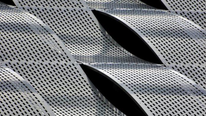 aluminijum-belezi-snazan-rast:-cene-na-cetvorogodisnjem-vrhuncu