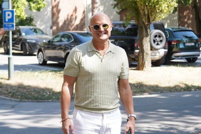 mili-pucao-sebi-u-ruku:-nategao-i-opalio,-policija-morala-da-reaguje-tad!-(video)