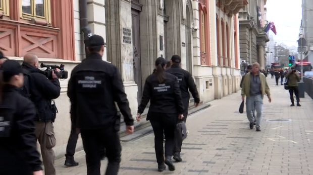 Полиција-у-Ректорату-у-наставку-истраге-о-смрти-студенткиње