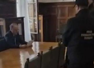 ĐOKIĆ U REKTORATU ZATEČEN SA AMBASADOROM BELGIJE: Evo šta se dešavalo u zgradi kada je ušla policija (VIDEO) dokic-u-rektoratu-zatecen-sa-ambasadorom-belgije:-evo-sta-se-desavalo-u-zgradi-kada-je-usla-policija-(video)