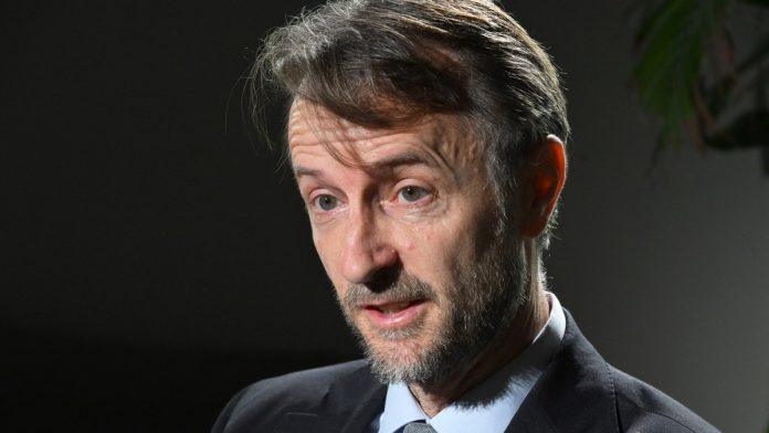 fon-bekerat:-ne-politizovati-slucaj-smrti-studentkinje-filozofskog,-pokazati-postovanje