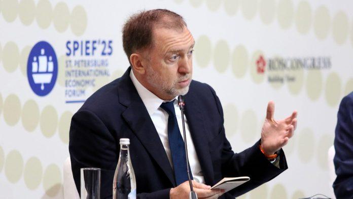 rusi-ce-raditi-12-sati-dnevno,-6-dana-u-nedelji?!-deripaska-upozorava:-“samo-to-moze-da-nas-izvuce-iz-ekonomske-krize”