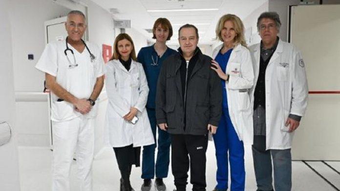 “bogu-hvala-i-lekarima”-dacic-izasao-iz-bolnice-i-objavio-fotografije:-“lecenje-nije-zavrseno,-jer-je-moj-organizam-preziveo-tezak-sok”