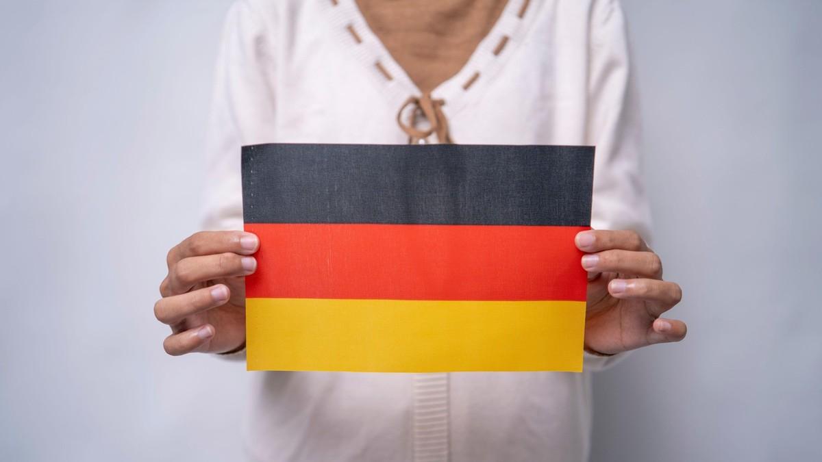 balkanac-pitao-za-koliku-platu-se-isplati-preseljenje-u-nemacku,-zemljaci-mu-porucili-samo-jedno:-“ispod-ovog-bolje-odmah-da-kupis-povratnu-kartu” balkanac-pitao-za-koliku-platu-se-isplati-preseljenje-u-nemacku,-zemljaci-mu-porucili-samo-jedno:-“ispod-ovog-bolje-odmah-da-kupis-povratnu-kartu”