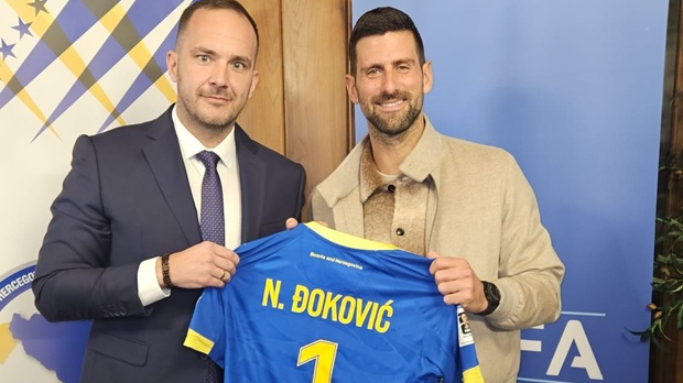 Дрес-репрезентације-БиХ-са-бројем-један-и-овације-за-Ђоковића-у-Зеници Дрес-репрезентације-БиХ-са-бројем-један-и-овације-за-Ђоковића-у-Зеници