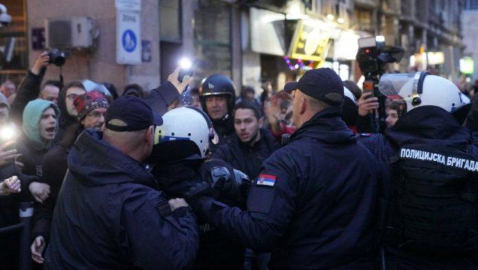 vucic-o-divljanju-blokadera-ispred-rektorata:-ovo-je-dokaz-da-je-kraj-svemu,-ukupno-ih-bilo-3.900