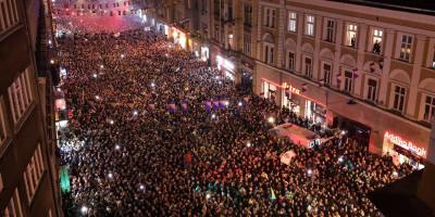 sarajevo-na-nogama:-navijaci-docekali-fudbalere-bosne-i-hercegovine-posle-plasmana-na-mundijal sarajevo-na-nogama:-navijaci-docekali-fudbalere-bosne-i-hercegovine-posle-plasmana-na-mundijal