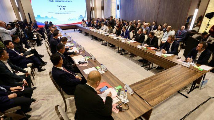 mesarovic:-prijateljstvo-srbije-i-kine-iskreno,-vucic-u-maju-sa-si-dinpingom