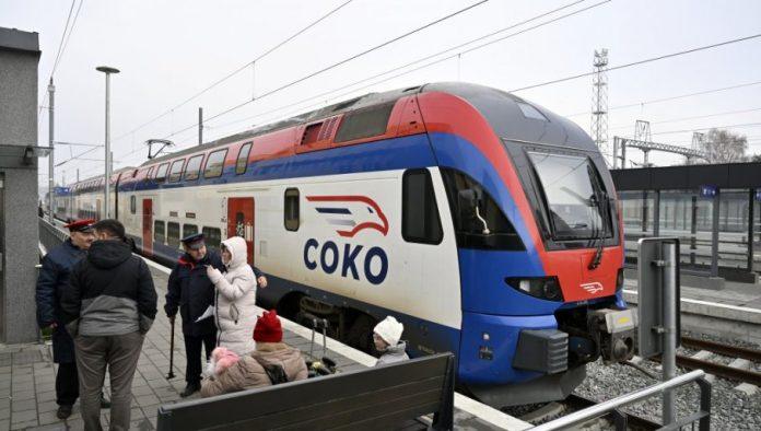 ministarstvo-saobracaja-zapusilo-usta-dilasovcu:-vozovi-na-brzoj-pruzi-jure-do-200-kilometara-na-cas