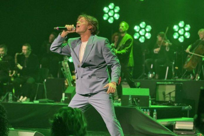 hitno-prekinut-koncert-jakova-jozinovica!-muk-u-publici-nakon-sok-saopstenja:-moramo-sve-da-otkazemo