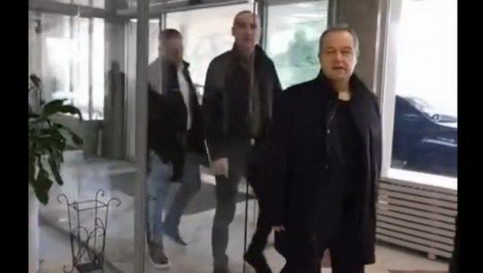 dacic-se-posle-36-dana-vratio-na-posao:-evo-kako-su-ga-docekali-(video)