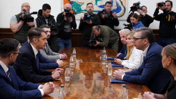 “covecanstvo-se-nalazi-na-ivici-ambisa”-oglasio-se-vucic-nakon-konsultacija-sa-strankama:-“nije-moguce-jednostavno-predvideti-ono-sto-ce-se-zbivati,-a-ono-sto-mozemo-da-predvidimo,-bice-veoma-lose”-(video)