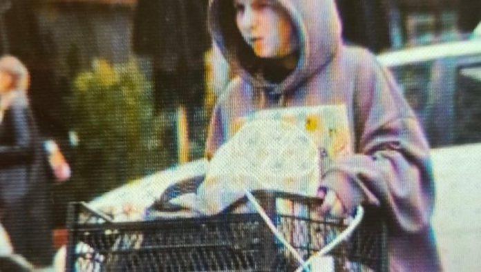 boze-nas-sacuvaj:-blokaderi-napravili-uzas-u-rektoratu,-iznose-prepune-kutije,-kese-i-duseke-(foto)