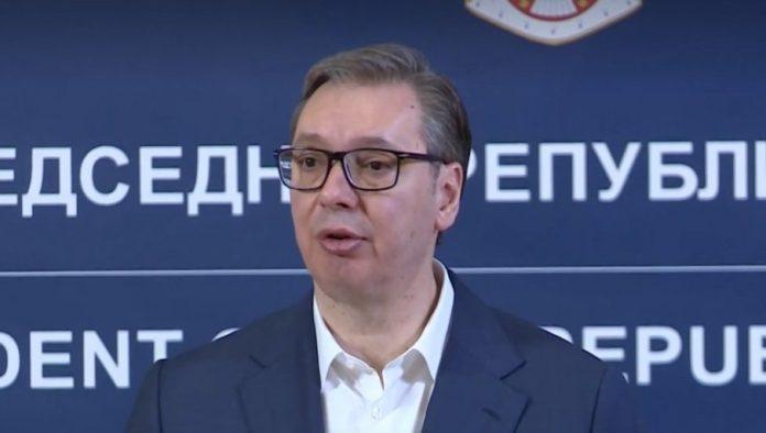 “preispitajte-sebe!”-vucic:-video-sam-snimke-iz-kule-kako-ljudi-u-automobilima-zagrebackih-tablica-placaju-one-koji-izazivaju-incidente