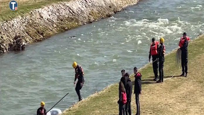 (video)-“bila-je-do-pola-u-reci,-poceo-sam-da-trcim”-zena-upala-u-ledenu-nisavu,-gledala-smrt-u-oci,-a-onda-su-je-spasili-heroji