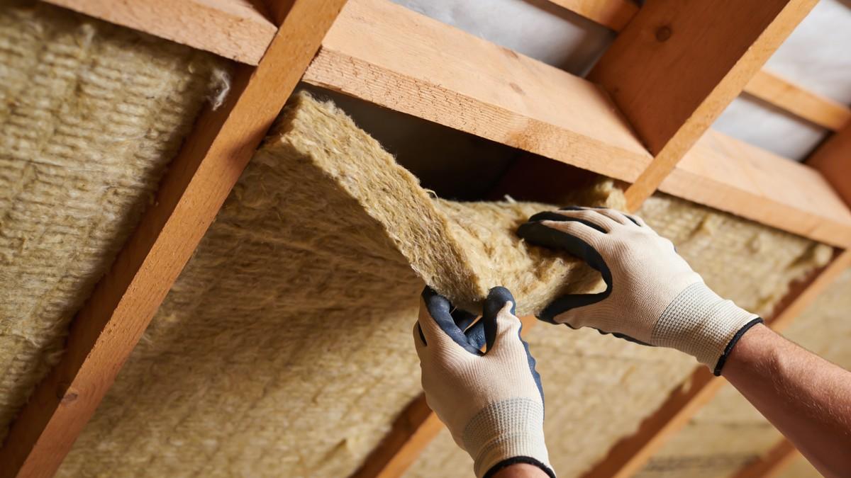 psiholog-sam-(76)-izgradio-cajdzinicu-za-4-meseca-i-pronasao-mir-na-“kraju-sveta”:-bez-iskustva-u-gradevini-i-pomoci,-evo-kako-je-uspeo psiholog-sam-(76)-izgradio-cajdzinicu-za-4-meseca-i-pronasao-mir-na-“kraju-sveta”:-bez-iskustva-u-gradevini-i-pomoci,-evo-kako-je-uspeo