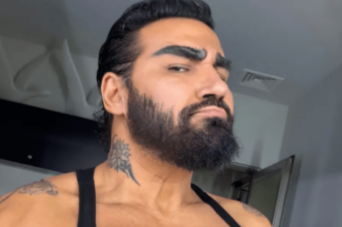 pevac-premerio-silikonske-grudi,-pa-pokazao-svoje-novo-umetnicko-delo!-javnost-uznemirena,-da-li-je-ovo-realno?!