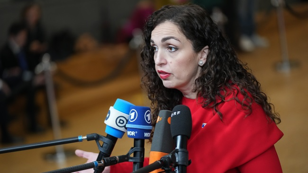 Вјоса-Османи-окончала-мандат-–-предата-дужност-Албуљени-Хаџију