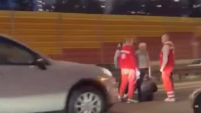 oboren-motociklista-teska-nesreca-na-mostarskoj-petlji:-hitna-pomoc-na-terenu-(foto,-video)