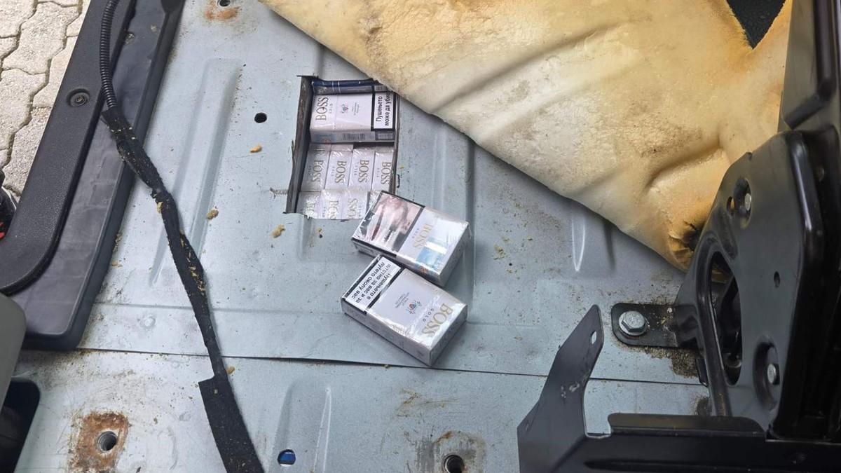 policajci-zaustavili-makedonca-na-presevu,-pa-mu-u-vozilu-nasli-prepun-bunker!-evo-sta-je-sve-hteo-da-prosvercuje policajci-zaustavili-makedonca-na-presevu,-pa-mu-u-vozilu-nasli-prepun-bunker!-evo-sta-je-sve-hteo-da-prosvercuje