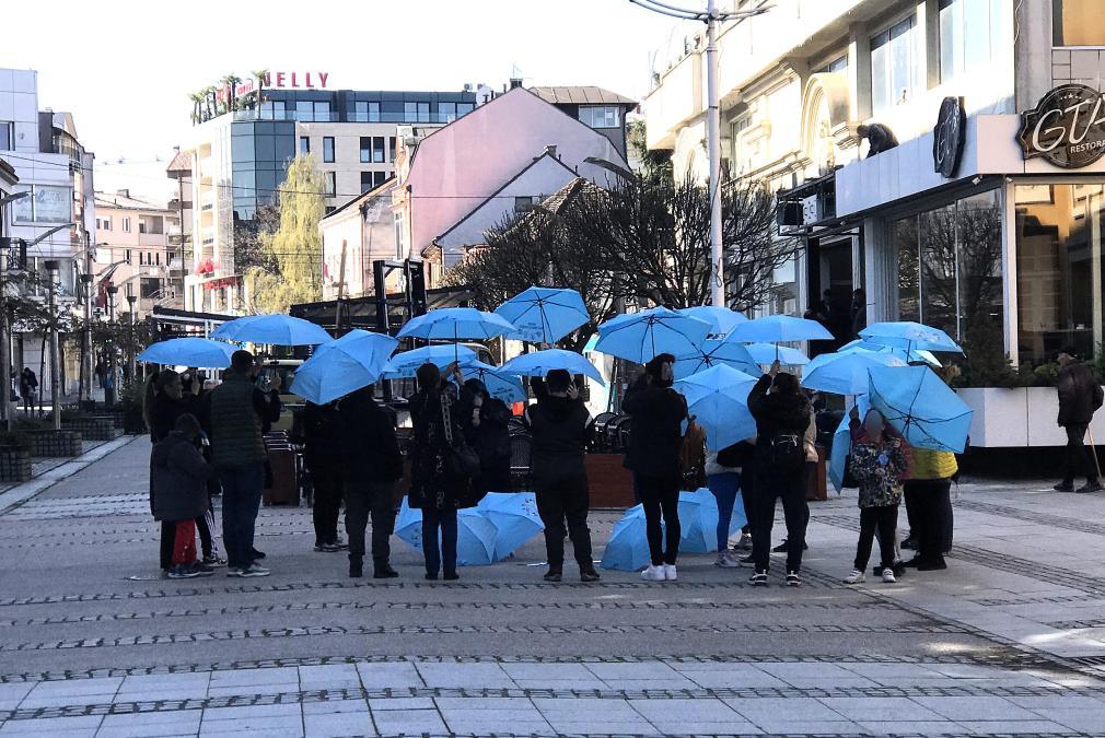 oni-samo-zele-da-budu-prihvaceni-i-voljeni-u-loznici-obelezen-svetski-dan-autizma-(foto) oni-samo-zele-da-budu-prihvaceni-i-voljeni-u-loznici-obelezen-svetski-dan-autizma-(foto)