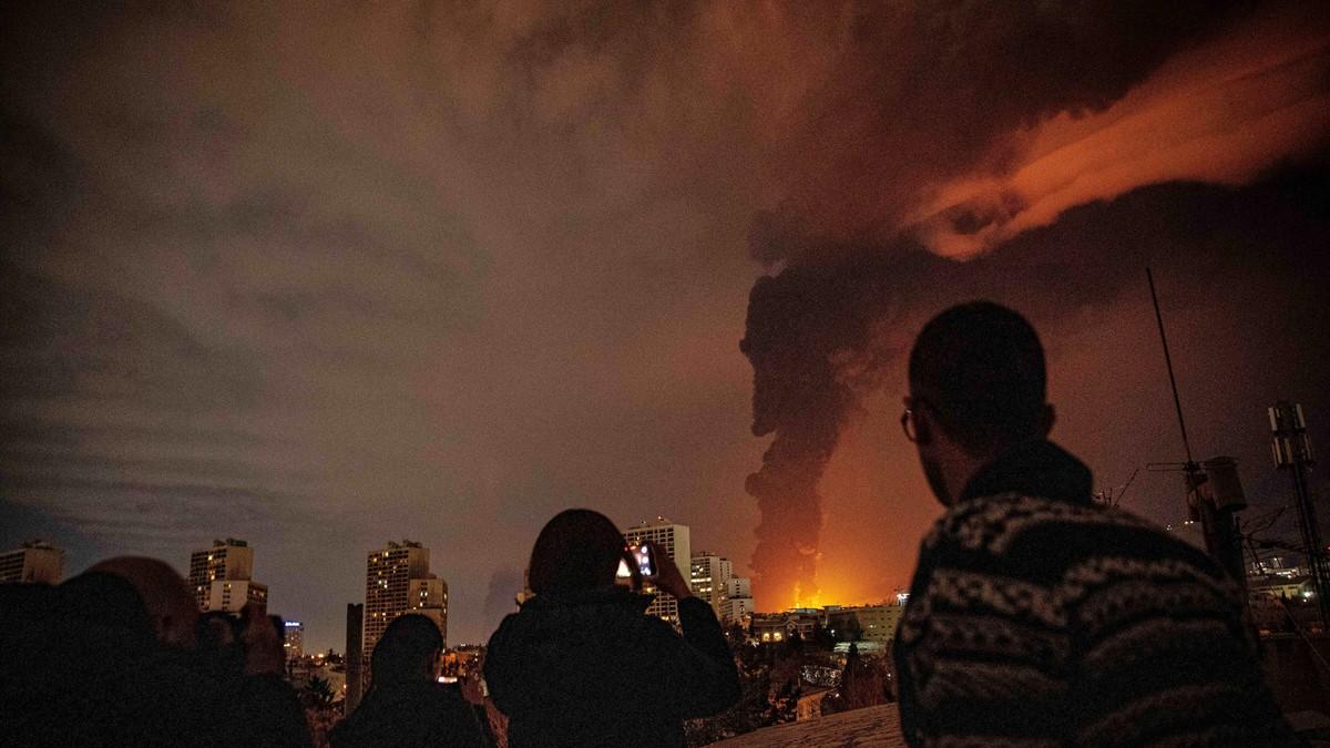 “ubili-smo-mnoge-vode,-svi-su-mrtvi”-tramp-upravo-objavio-snimak-masovnog-napada,-iran-mu-stravicno-zapretio-–-“otvorice-se-vrata-pakla”:-u-rat-se-umesao-i-on,-pa-dolio-ulje-na-razbuktali-pozar-(foto,-video) “ubili-smo-mnoge-vode,-svi-su-mrtvi”-tramp-upravo-objavio-snimak-masovnog-napada,-iran-mu-stravicno-zapretio-–-“otvorice-se-vrata-pakla”:-u-rat-se-umesao-i-on,-pa-dolio-ulje-na-razbuktali-pozar-(foto,-video)